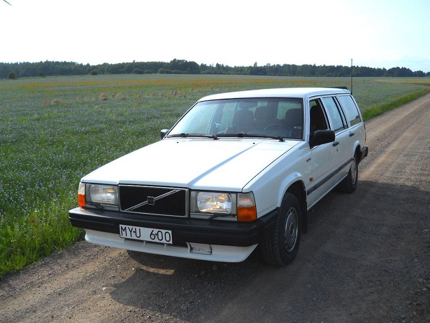1990 Volvo-740-estate