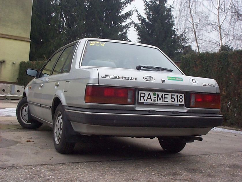 1991 Mazda_323_BF_Heckansicht