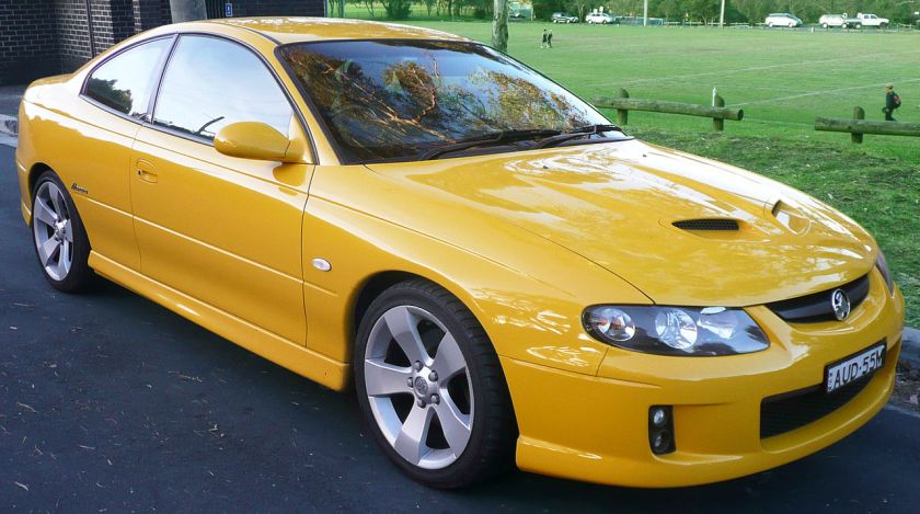2004-2005_Holden_VZ_Monaro_CV8_coupe_01