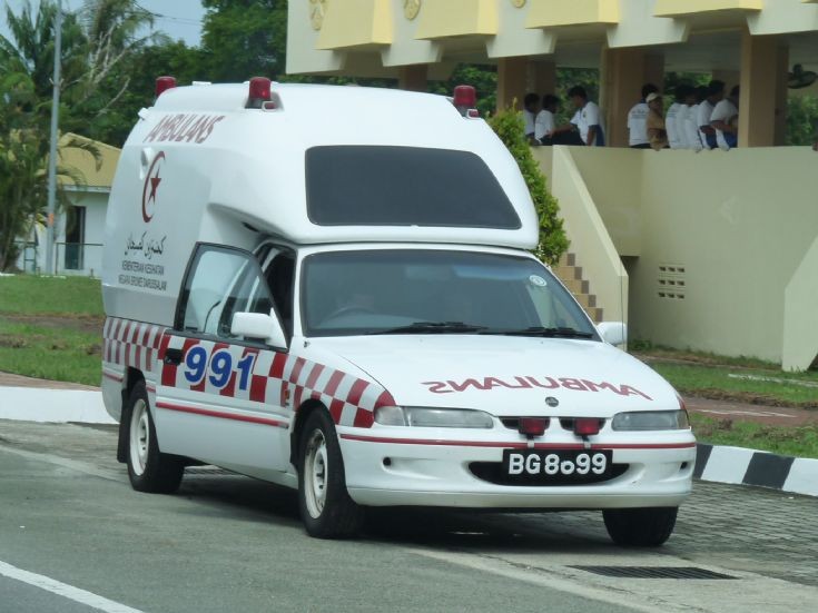2011 Holden Commodore ambulance car