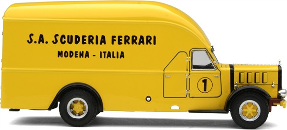 Alfa Romeo 500 race transporter 13688
