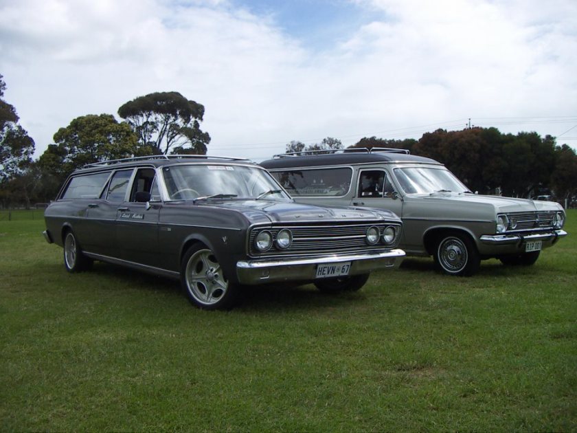 Holden R en Ford L