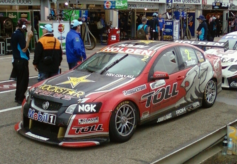 Holden_VE_Commodore_of_Garth_Tander_2011