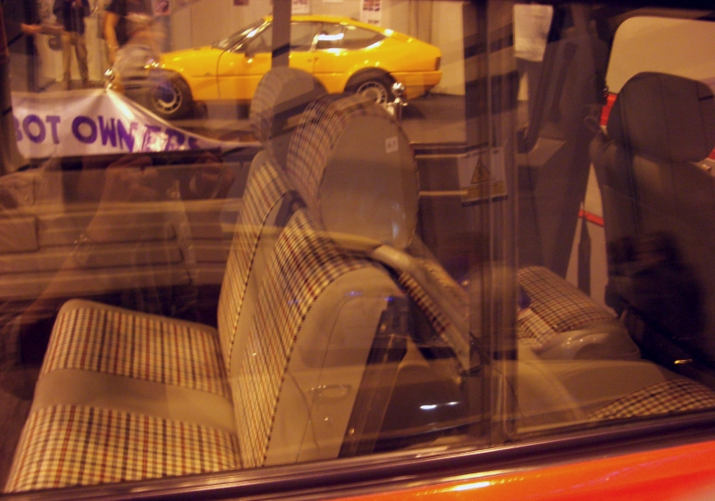 The Rancho's optional third row of seats (making it an early MPV) shared head restraints with the normal rear seats
