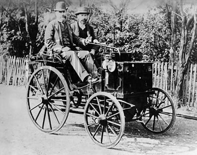 1890-95 Panhard et Levassor. This model was the first automobile in Portugal