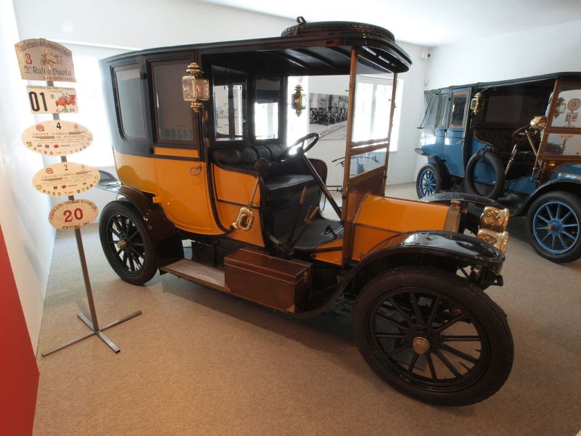 1908 La Fiat 1 Fiacre, primo taxi costruito dalla casa torinese 65km-u