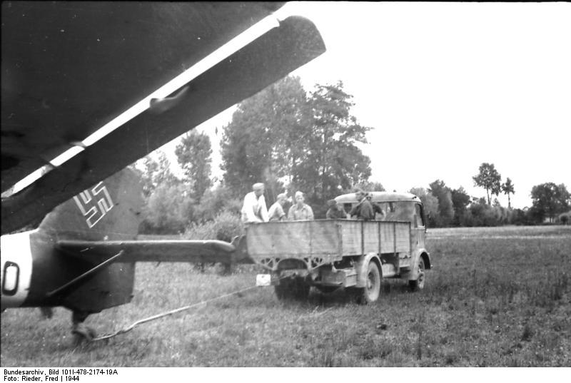 Italien, Junkers Ju 87 auf Feldflugplatz