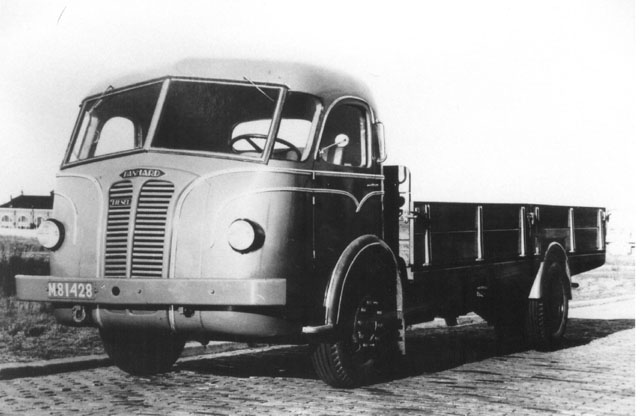 1946 Panhard 4HL diesel vrachtwagen NL