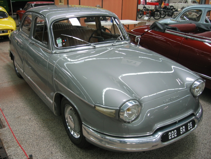 1959-65 Panhard_PL17_005