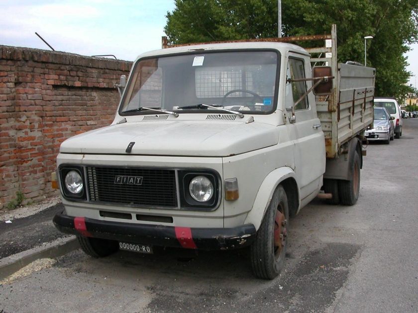 1972-78 Fiat 616N3 light bonneted truck. This version has a three-cylinder, 2,592 cc OHV diesel engine (8030) which produces 61.5hp at 3,200rpm.