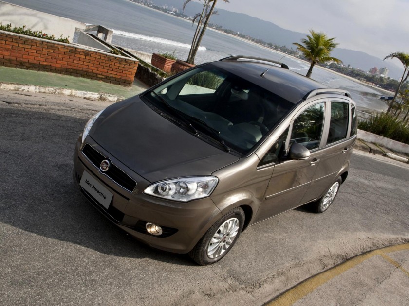 2010-pr Fiat Idea Attractive (350)