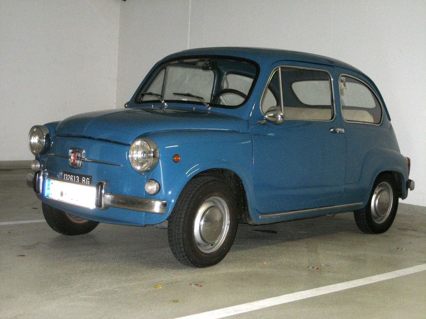 Fiat 600 Blauw