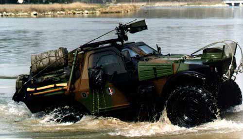 panhard-vbl-01 amphibie voertuig