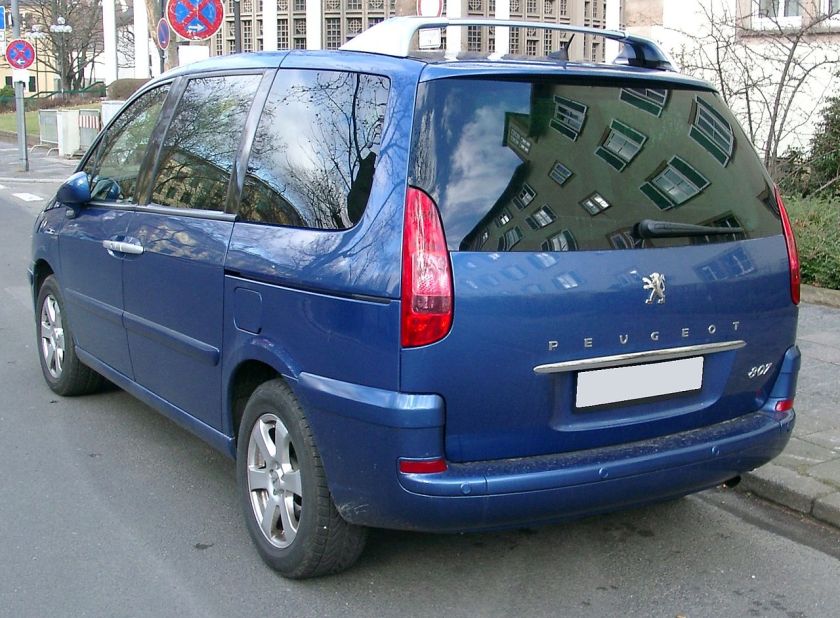 Peugeot_807_rear