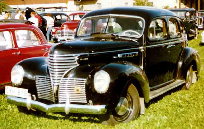 1939 De Soto Series S-6 Custom De Luxe 4-Door Sedan