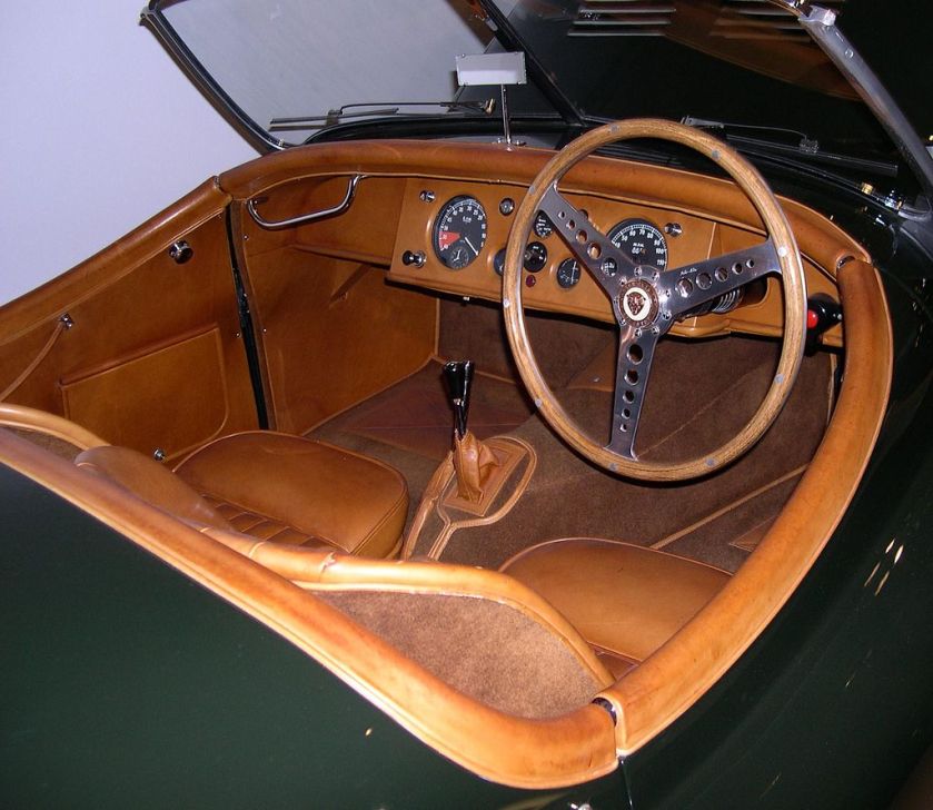 1950 Jaguar XK120 interior