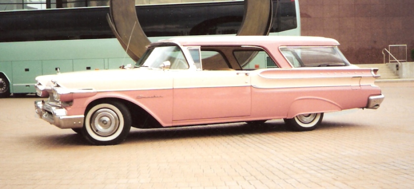 1957 Mercury 2-door Commuter hardtop station wagon