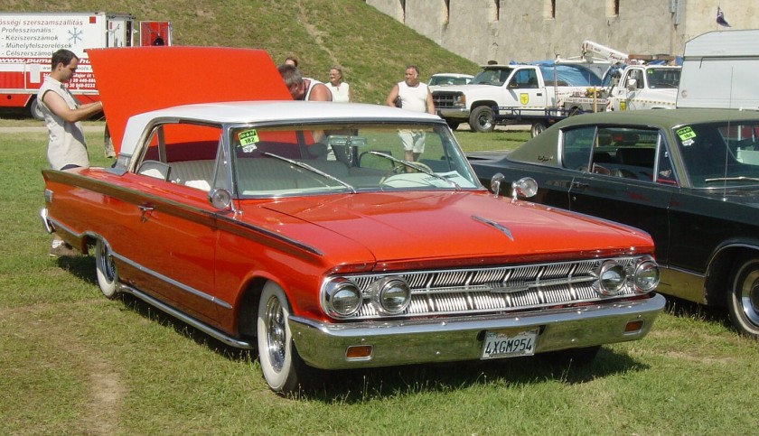 1963 Mercury Monterey 2-door Hardtop (with breezeway rear window)