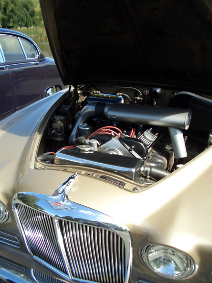 Jaguar 420 engine bay