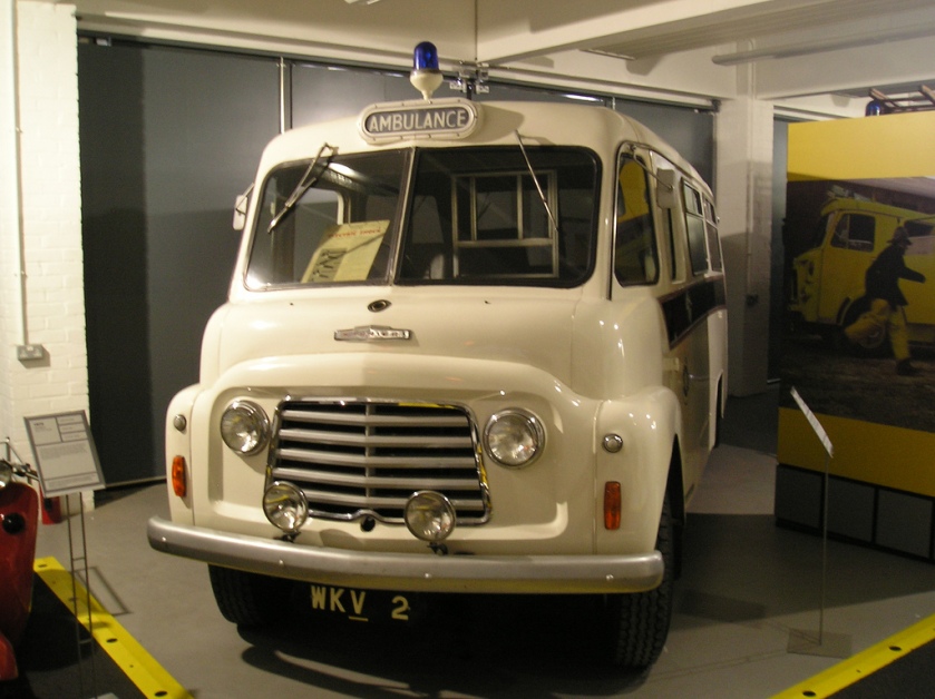 Ambulance_Coventry_Transport_Museum (1)