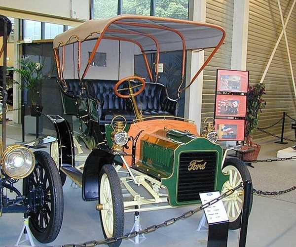 1904 Ford Model F