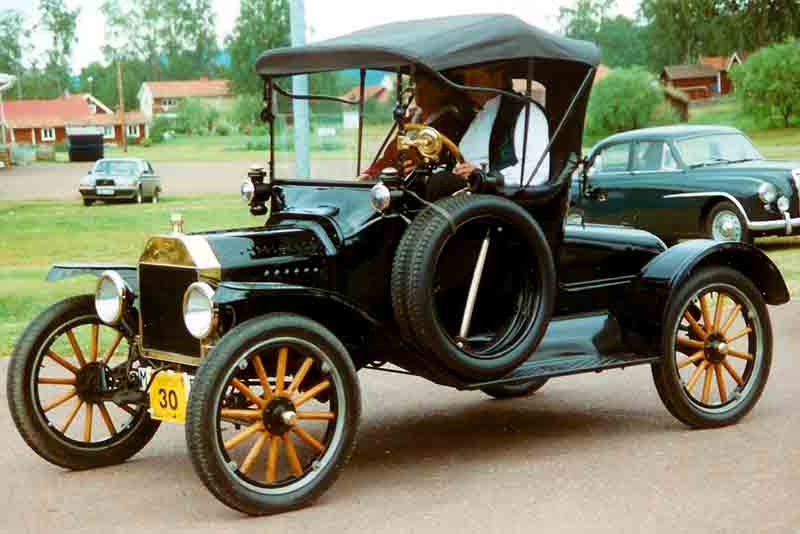 1915_Ford_Model_T_Runabout