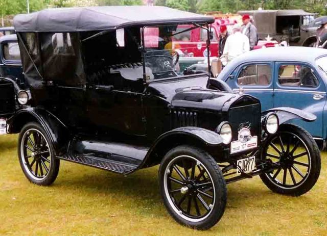 1920_Ford_Model_T_Touring_3