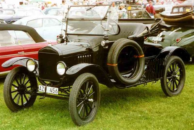 1923_Ford_Model_T_Runabout_AZW456