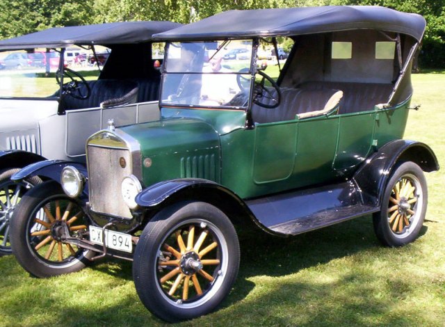 1924_Ford_Model_T_Touring_CX_894