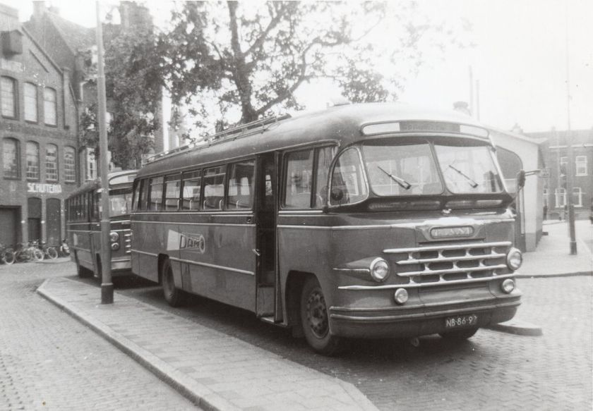 1953 Zescilinder Scania-Vabis Medema van de DAM, nummer 119.