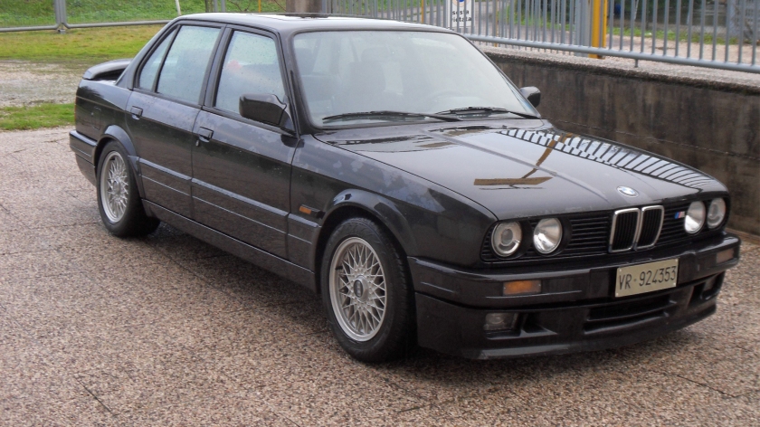 1990 BMW E30 320is saloon