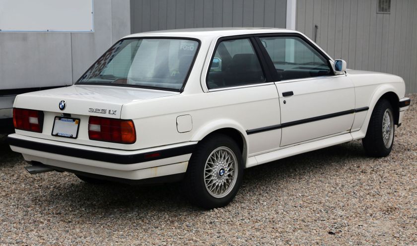 1991 BMW 325iX 2-dr, rear right