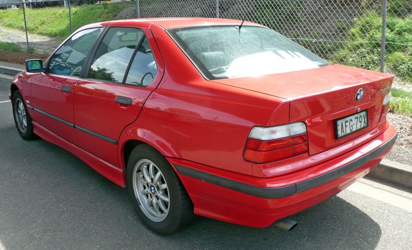 1996-1998 BMW 323i (E36) sedan 02