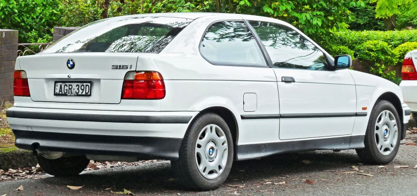 1998 BMW 316i (E36) hatchback 02
