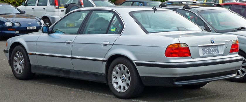 1998–2000 BMW E38 735i Sedan