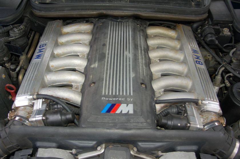 BMW 850 CSi S70 V12 E31 engine