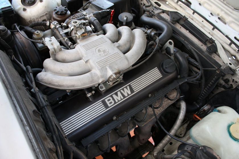 BMW E30 325i Engine