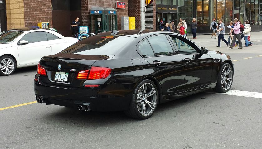 BMW M5 (F10) rr Ottawa black