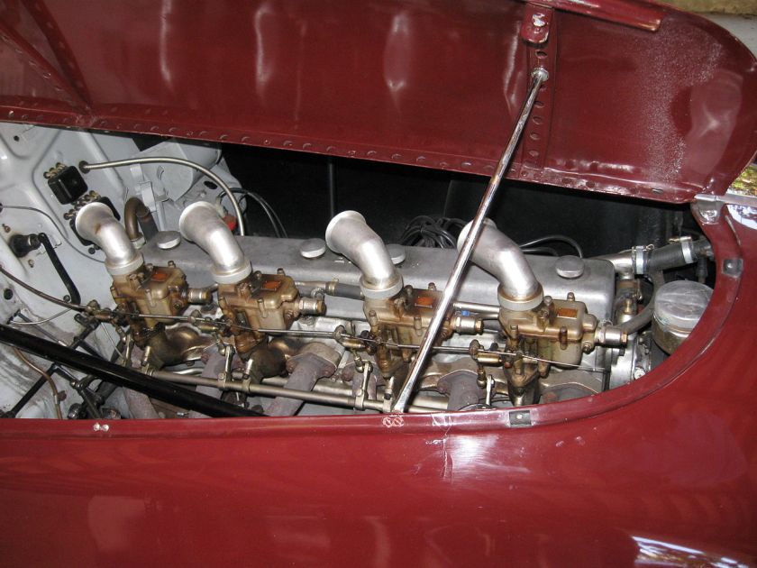 Fiat-based engine in the AAC tipo 815.