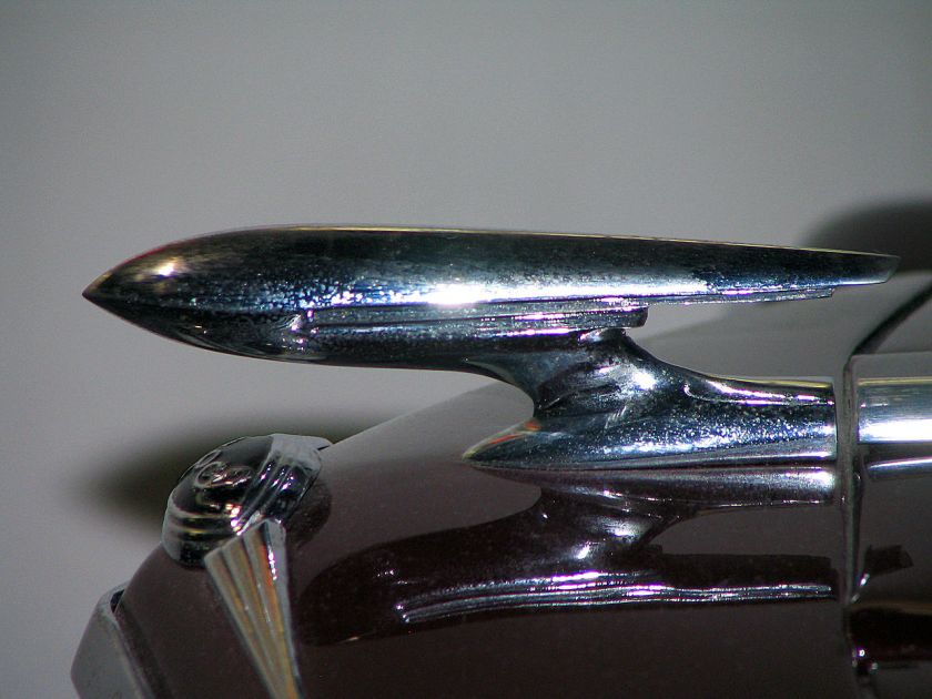 1935-37 Hood ornament of the Opel Olympia