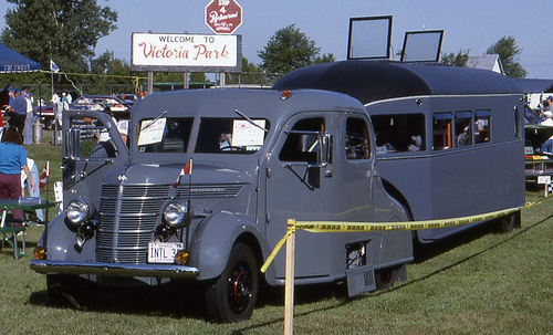 1938 International tractor-1936 Aerocar trailer