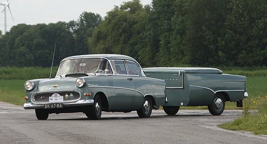 1960 Opel Rekord 1500 met aanhanger