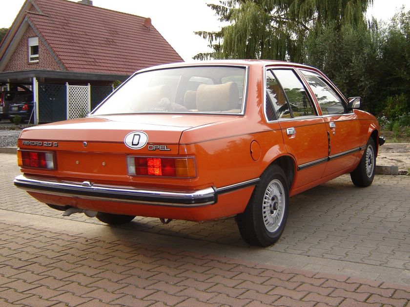1977–86 Opel Rekord E1 rear