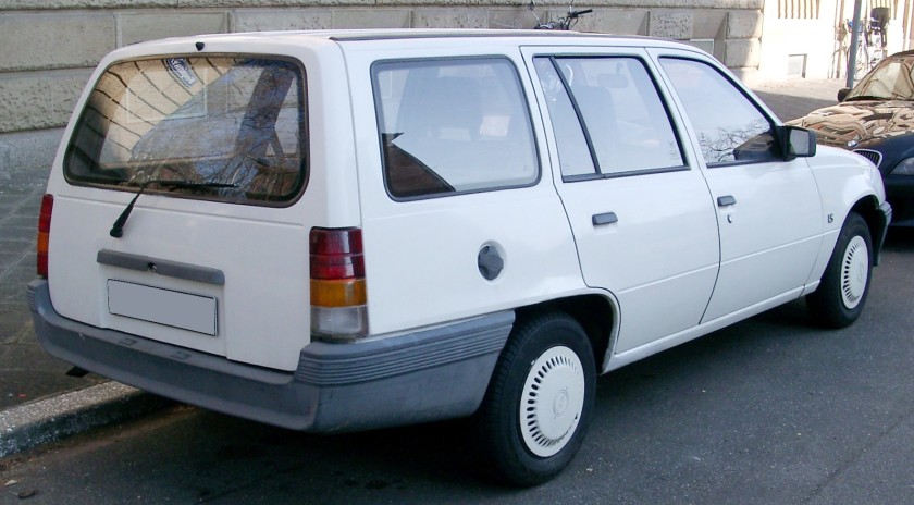 1984–1989 Opel Kadett E Kombi rear