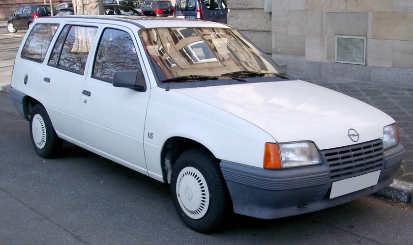 1984–1989 Opel Kadett E Kombi