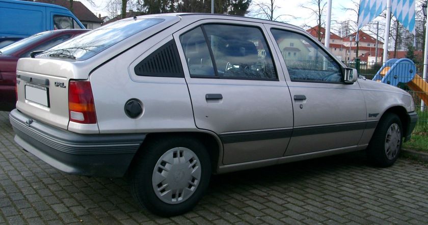 1989-91 Opel Kadett E side 5d