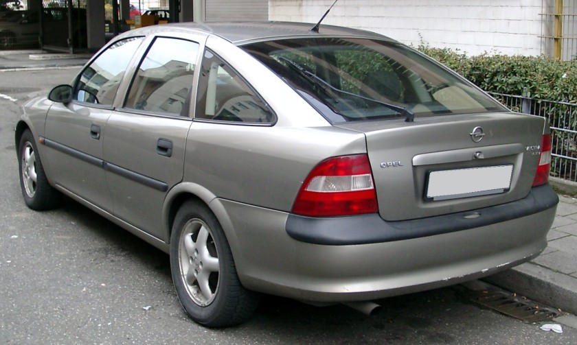 1995-99 Opel Vectra rear
