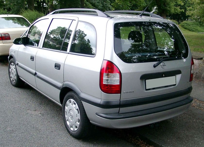 1999–05 Opel Zafira rear