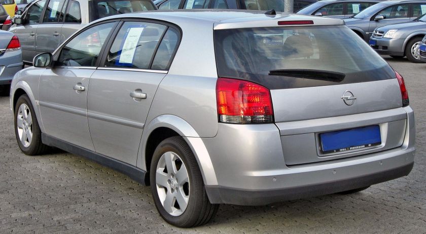 2003-05 Opel Signum 1.9 CDTI rear