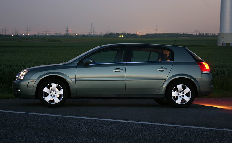 2003-05 Opel Signum